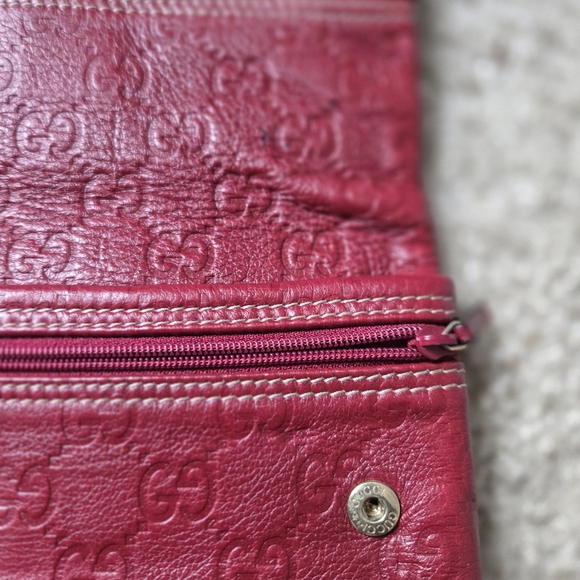 Gucci Red Guccissima Embossed Leather Wallet - Picture 6 of 11